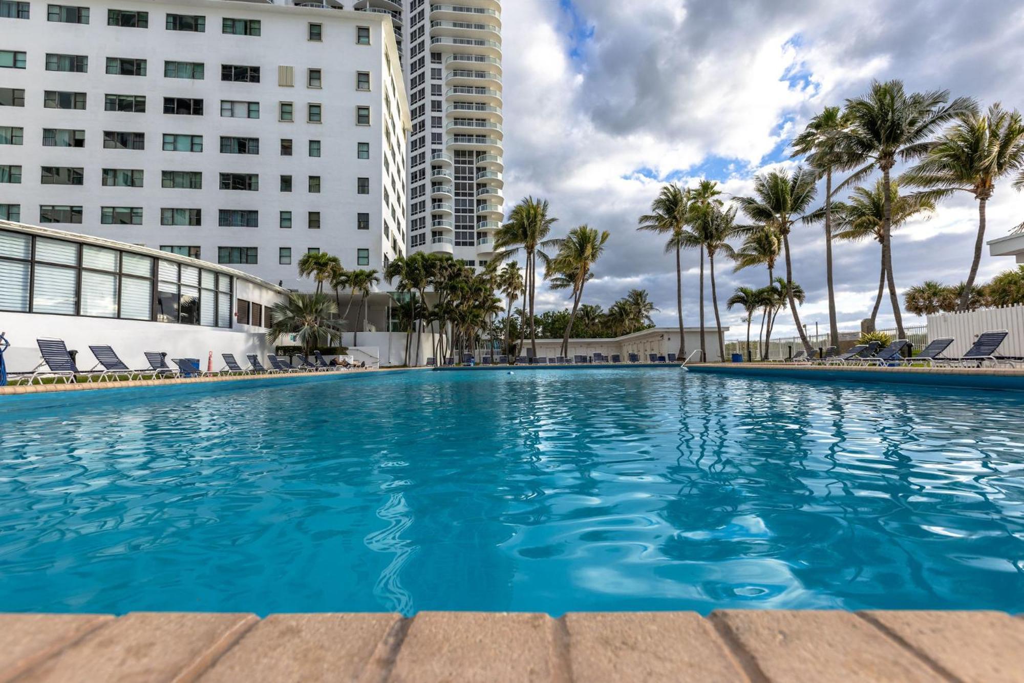 Beach Front Beautiful New Apartment With Pool Miami Beach Exterior photo